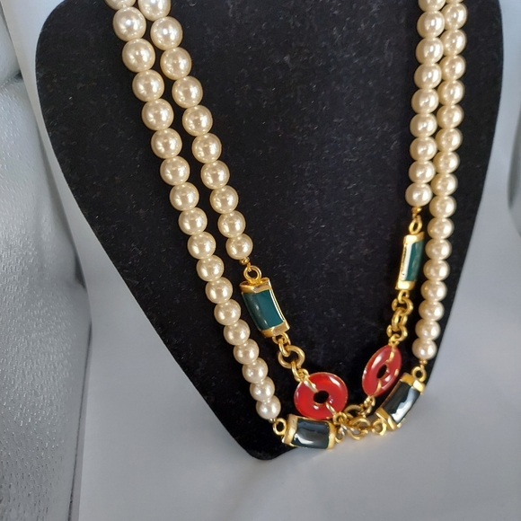 Beautiful Statement Faux Pearl Necklace&Enamel Dark Green&Maroon Metal Segments. - Picture 4 of 12